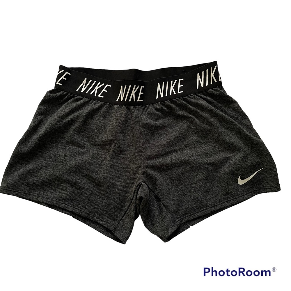 LWomans Nike dri-fit shorts